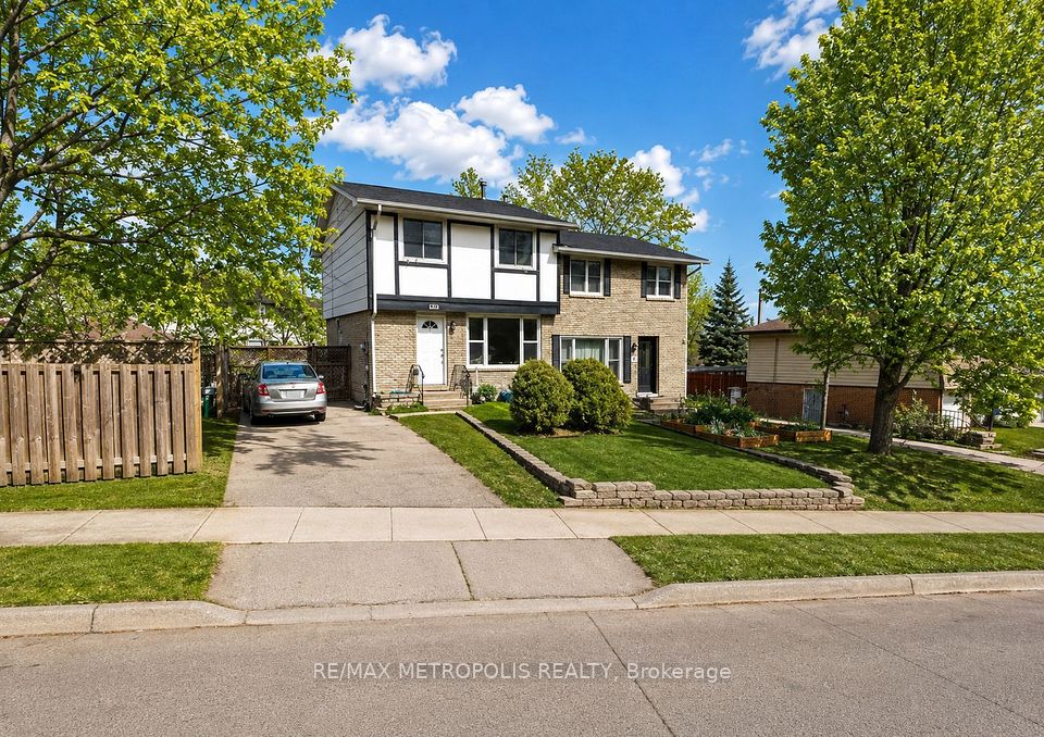 Semi-Detached at 152 Woodside Avenue Main, Cambridge, ON N1S 3Y1, Cambridge