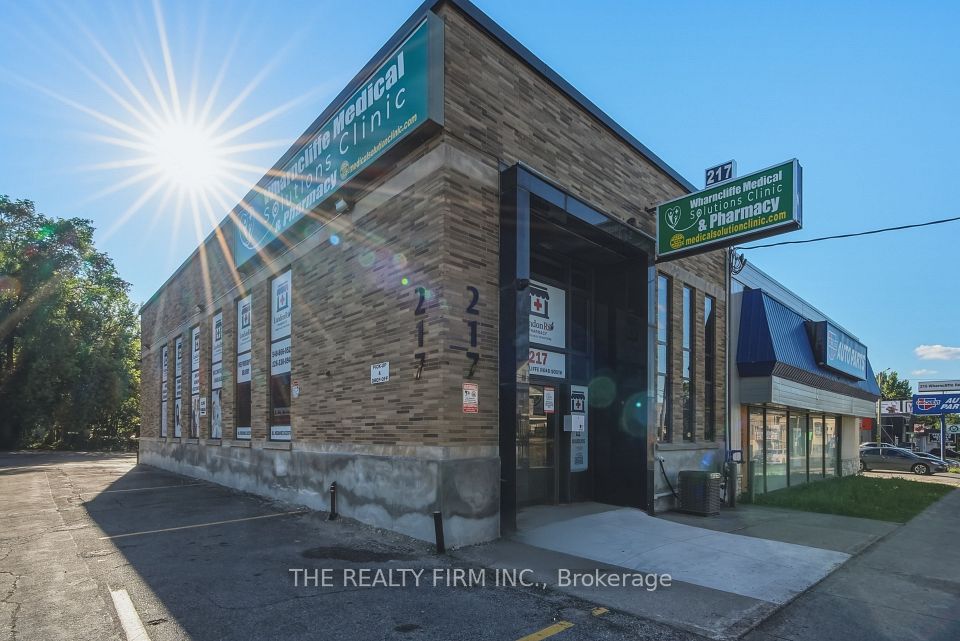 217 Wharncliffe Road S, London South, ON N6J 2L2
