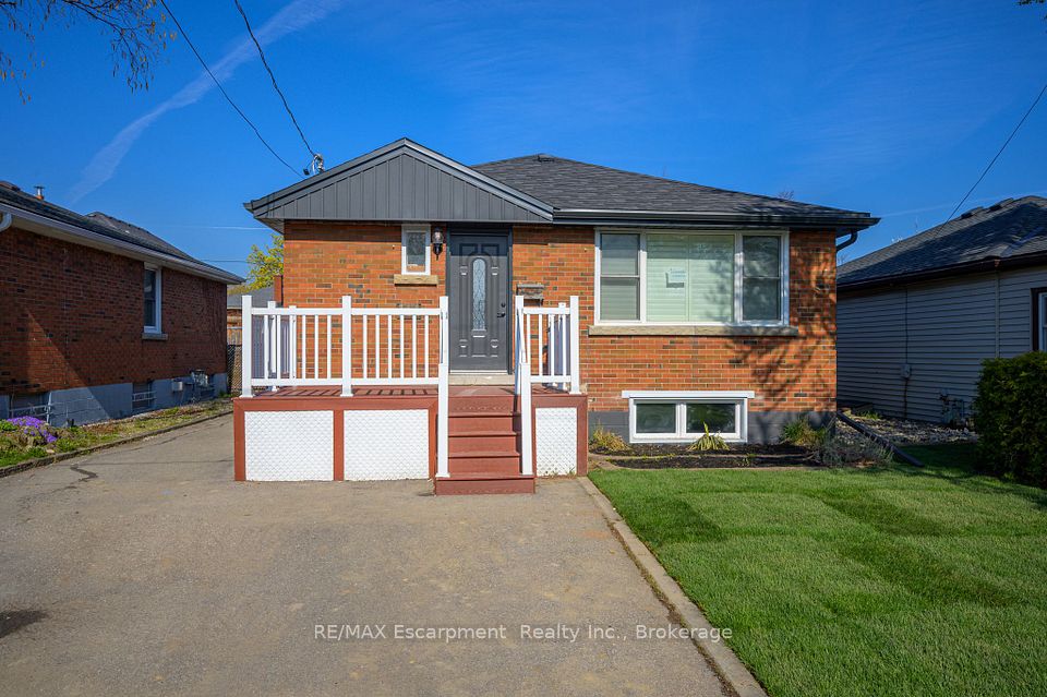 Detached at 144 East 44th Street LOWER UNIT, Hamilton, ON L8T 3H2, Hamilton