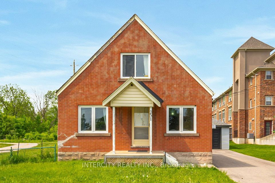 231 Lawrence Avenue, Kitchener, ON N2M 1Y3