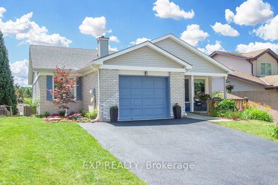 Detached at 153 Oneida Place, Kitchener, ON N2A 3G4, Kitchener