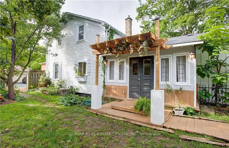 Detached at 134 Kitchener Road, Cambridge, ON N3H 1A6, Cambridge