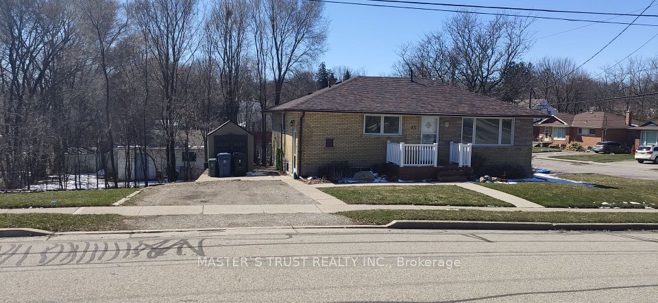 Detached at 30 William Street Upper, Guelph, ON N1E 5C9, Guelph