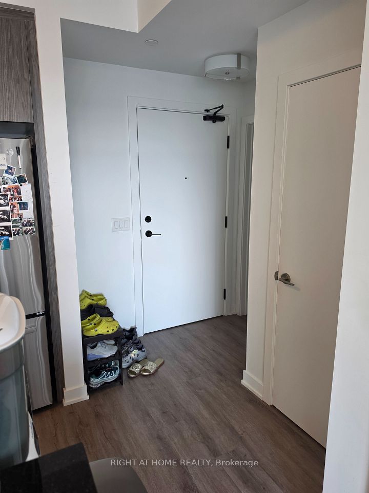 Condo Apartment at 600 North Service Road 405, Hamilton, ON L8E 0L2, Hamilton