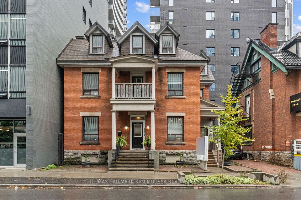 162-164 Metcalfe Street 3, Ottawa Centre, ON K2P 1P2