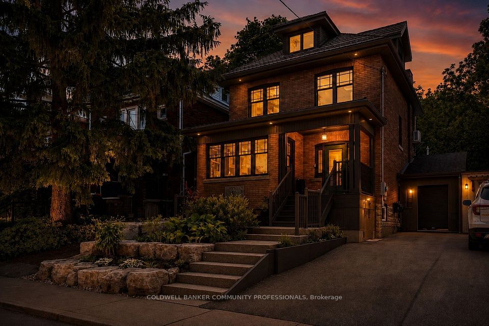 Detached at 99 Hillcrest Avenue, Hamilton, ON L8P 2X1, Hamilton