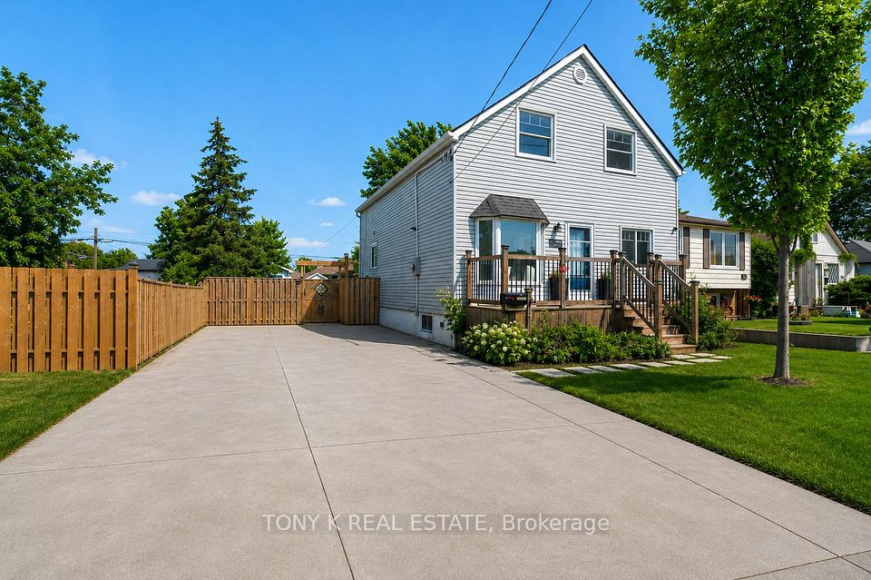 Detached at 420 Waverly Street, Hamilton, ON L8H 6R4, Hamilton