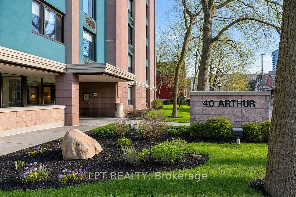 40 Arthur Street 703, West Centre Town, ON K1R 7T5 at 40 Arthur Street 703, West Centre Town, ON K1R 7T5, West Centre Town, ON, K1R 7T5