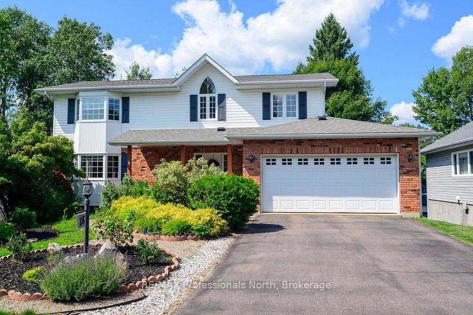 18 Heritage Crescent, Huntsville, ON P1H 1S9 at 18 Heritage Crescent, Huntsville, ON P1H 1S9, Huntsville, ON, P1H 1S9
