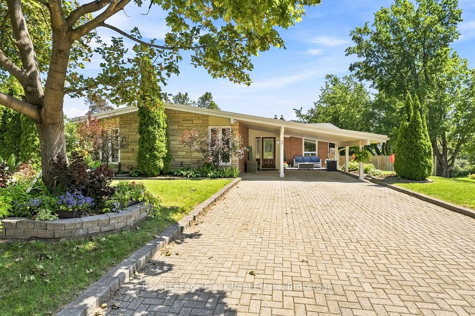 2 Crestwood Avenue, Peterborough, ON K9J 1M8 at 2 Crestwood Avenue, Peterborough, ON K9J 1M8, Peterborough, ON, K9J 1M8