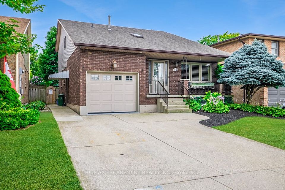 49 Branthaven Drive, Hamilton, ON L8J 2M2 at 49 Branthaven Drive, Hamilton, ON L8J 2M2, Hamilton, ON, L8J 2M2