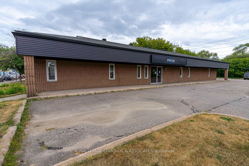 100 Victoria Street, Pembroke, ON K8A 8E1