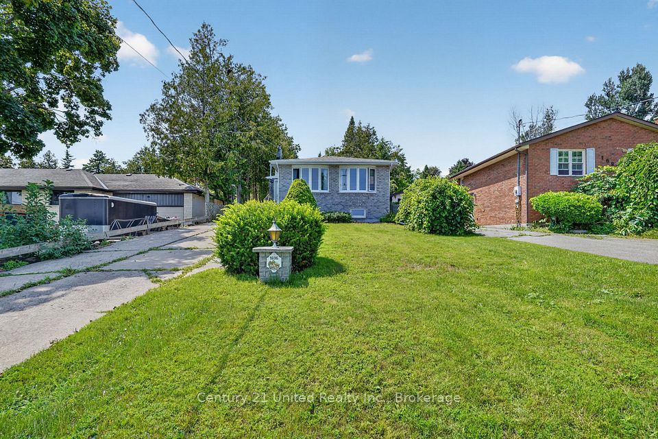 1696 Applewood Crescent, Peterborough, ON K9K 1N4 at 1696 Applewood Crescent, Peterborough, ON K9K 1N4, Peterborough, ON, K9K 1N4