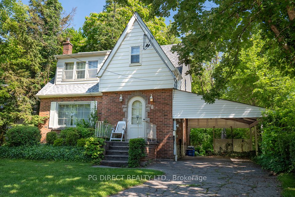 Detached at 8 Sanders Boulevard, Hamilton, ON L8S 3H8, Hamilton