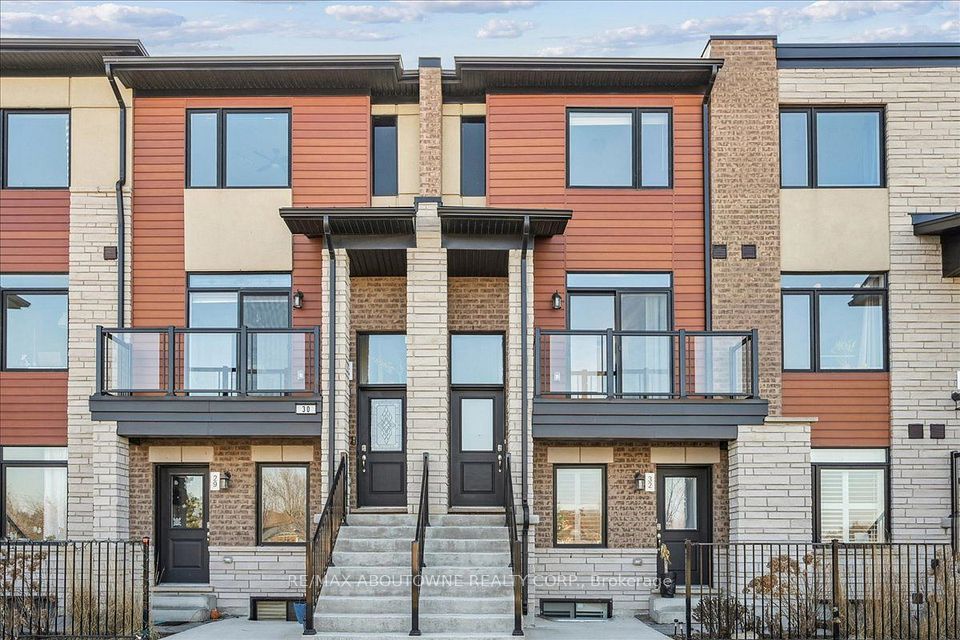 Condo Townhouse at 590 North Service Road 31, Hamilton, ON L8E 0K5, Hamilton