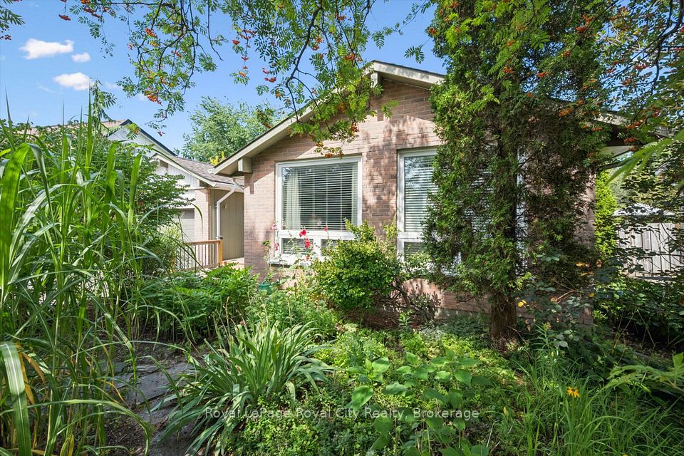 34 Pondview Crescent, Guelph, ON N1E 3K1 at 34 Pondview Crescent, Guelph, ON N1E 3K1, Guelph, ON, N1E 3K1