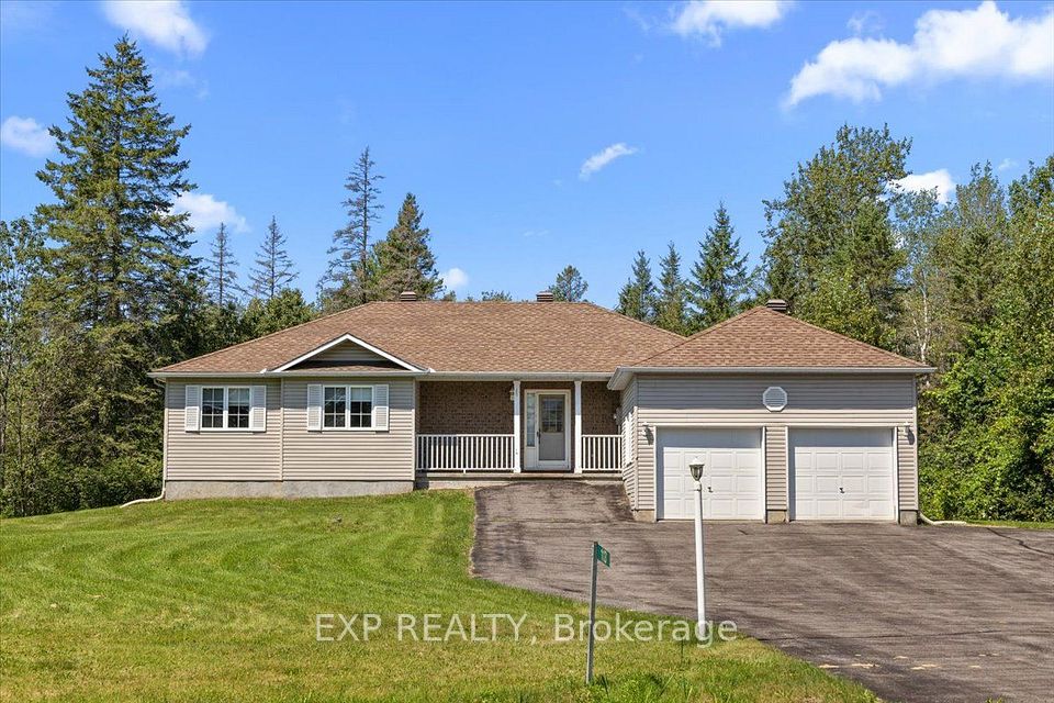 113 Grey Fox Drive, Carp - Huntley Ward, ON K0Z 1L0 at 113 Grey Fox Drive, Carp - Huntley Ward, ON K0Z 1L0, Carp - Huntley Ward, ON, K0Z 1L0