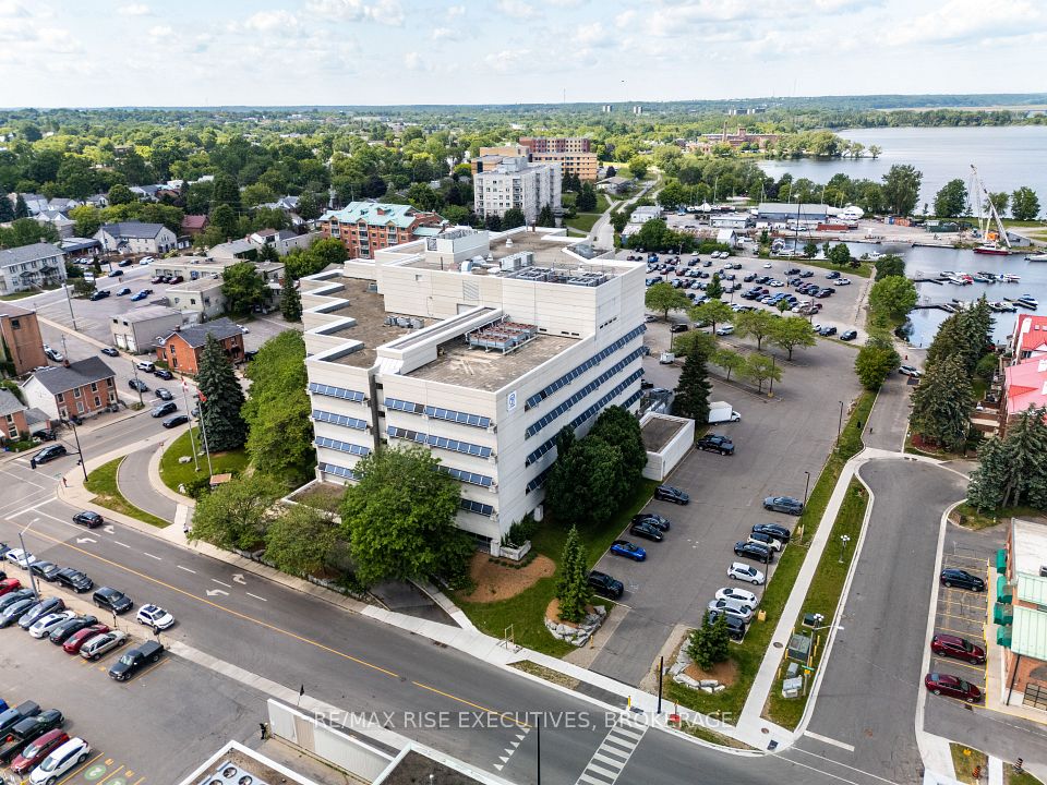 49 Place D' Armes 504, Kingston, ON K7K 6E1
