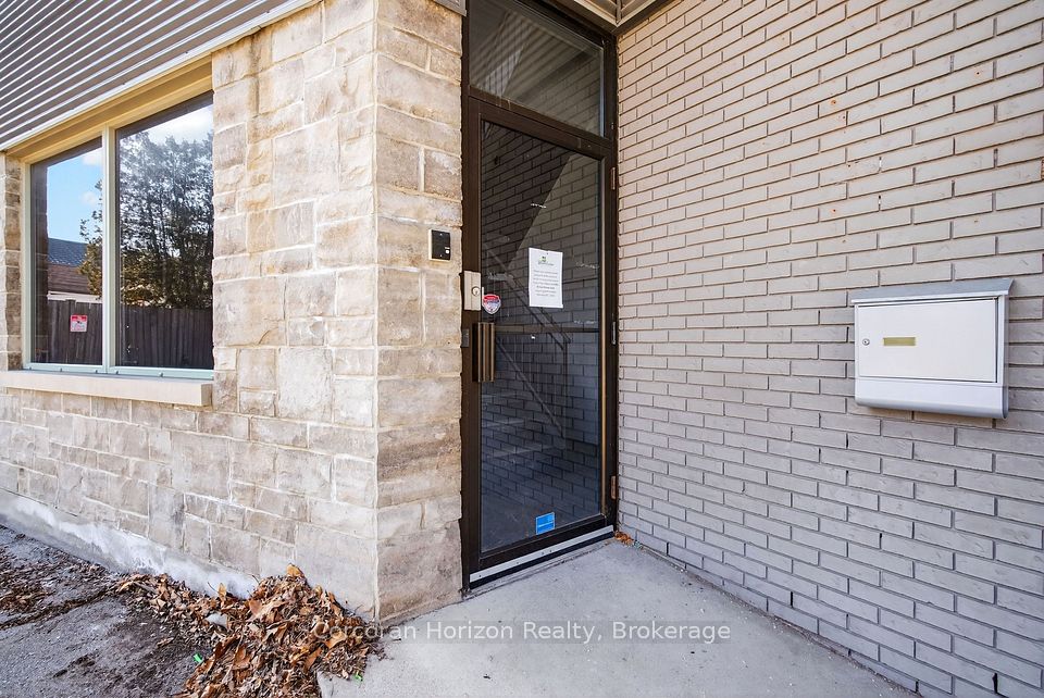 435 York Boulevard Upper Floor Units, Hamilton, ON L8R 3K3