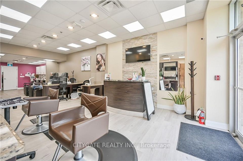 1686 Main Street W 1B, Hamilton, ON L8S 1G4