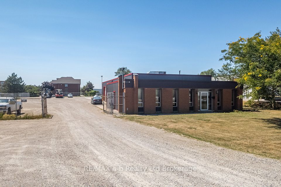 1015 Hargrieve Road, London South, ON N6E 1P6