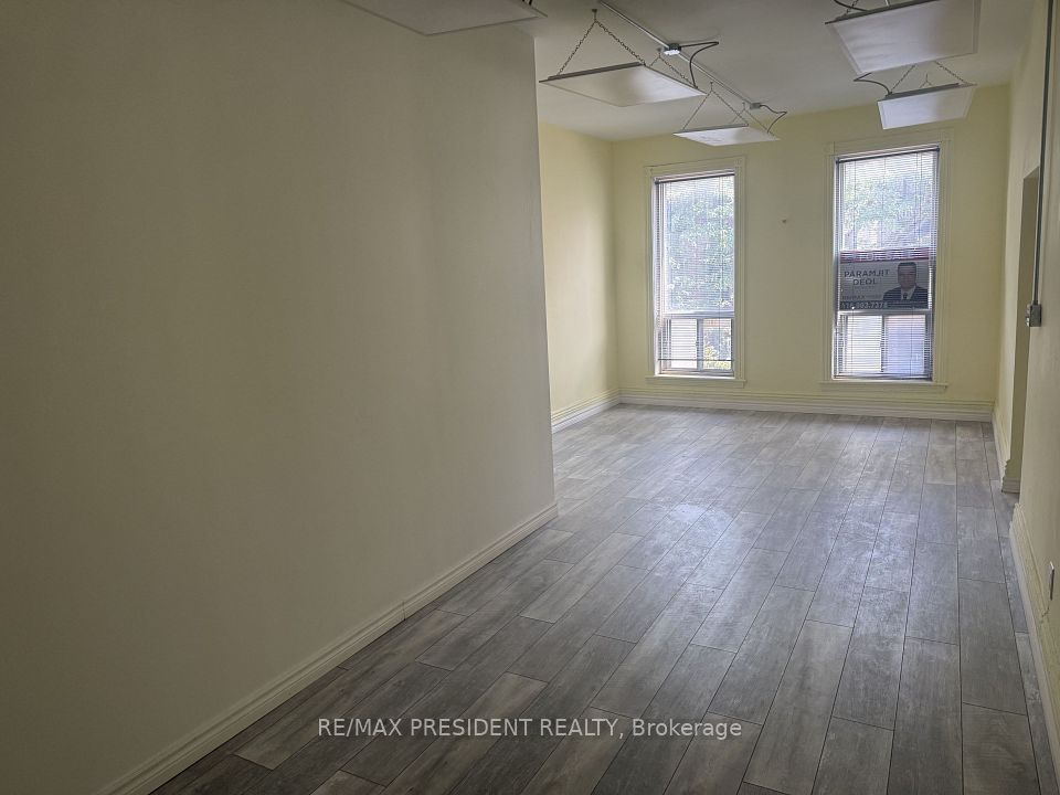 135 James Street N 2, Hamilton, ON L8R 2K8