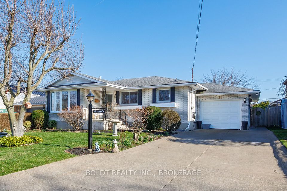 15 Nottingham Court, St. Catharines, ON L2M 1L6 at 15 Nottingham Court, St. Catharines, ON L2M 1L6, St. Catharines, ON, L2M 1L6