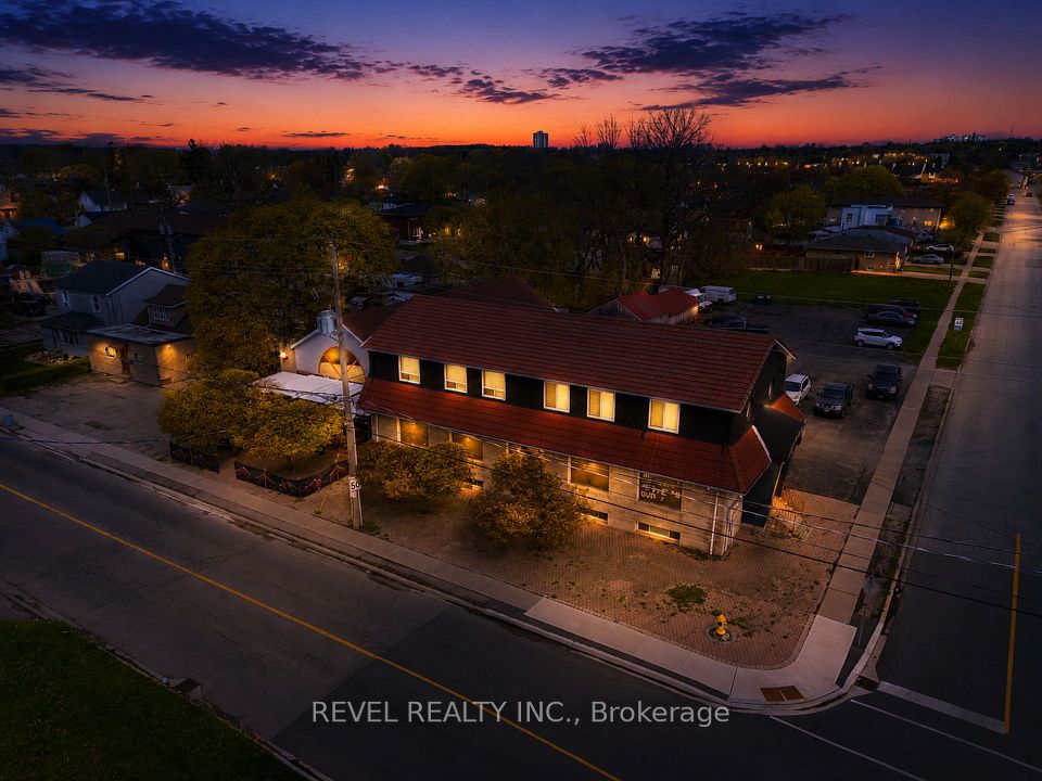 204 E Samuelson Street E, Cambridge, ON N1R 1K5