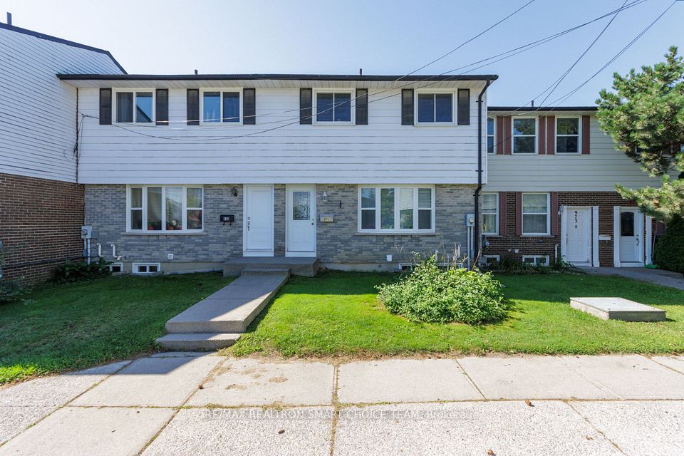 971 Oakview Avenue, Kingston, ON K7M 6W9 at 971 Oakview Avenue, Kingston, ON K7M 6W9, Kingston, ON, K7M 6W9