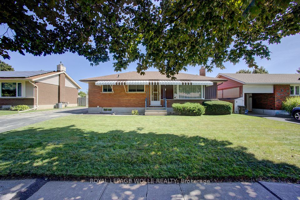 52 Queenston Crescent, Kitchener, ON N2B 2V5 at 52 Queenston Crescent, Kitchener, ON N2B 2V5, Kitchener, ON, N2B 2V5