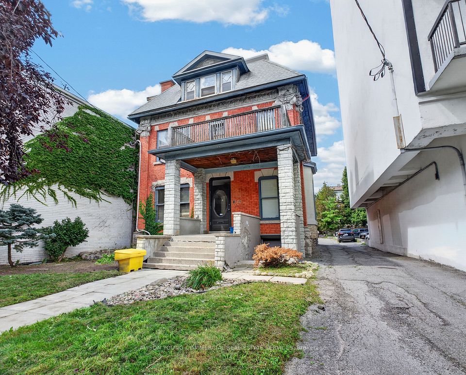 233 Argyle Avenue, Ottawa Centre, ON K2P 1B8