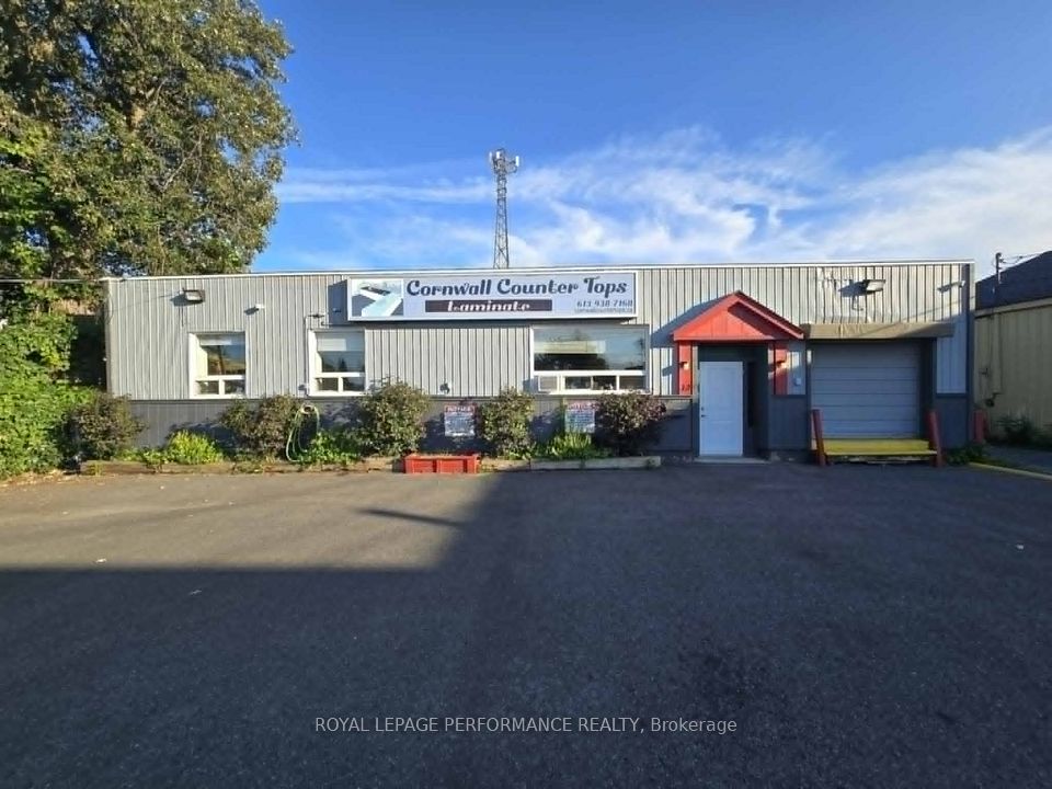 12 Sixth Street, Cornwall, ON K6H 2N4