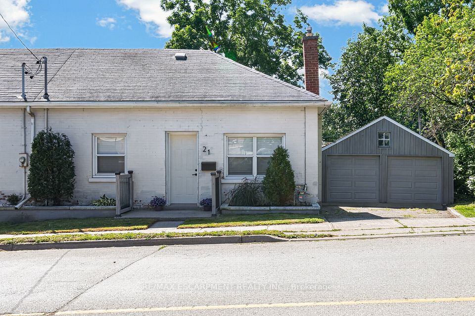 Semi-Detached  at 21 Cedar Street, Cambridge, ON N1S 1T8, Cambridge