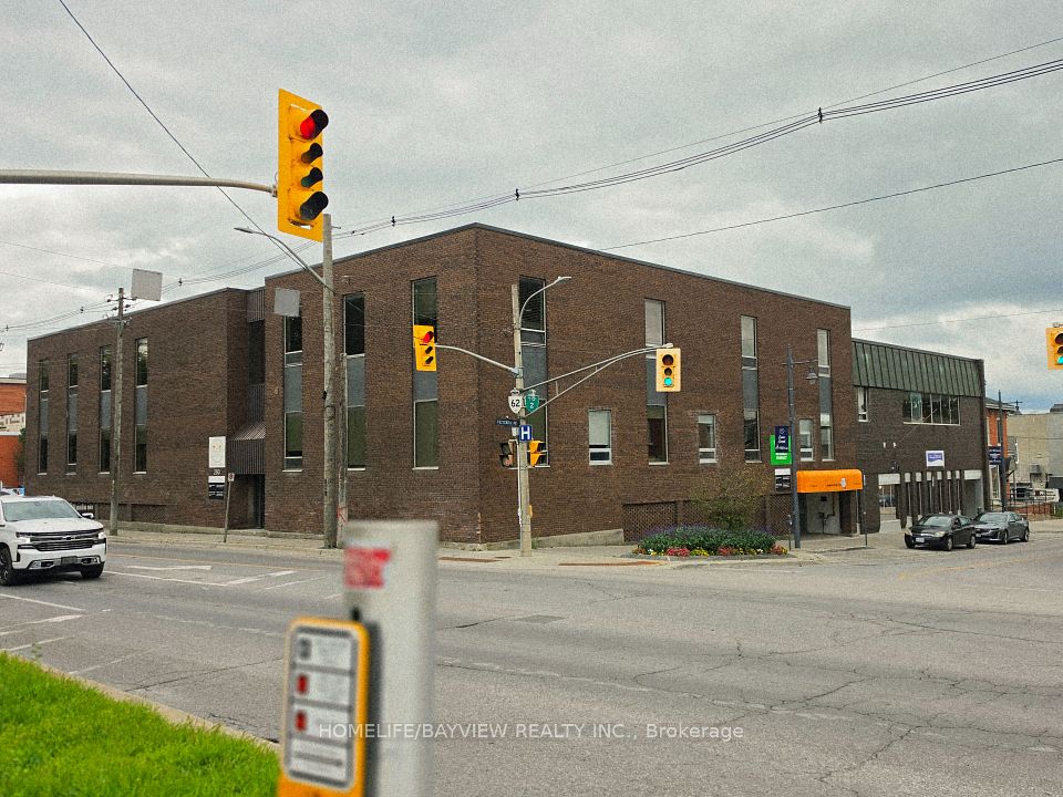 15 VICTORIA Avenue 202, Belleville, ON K8N 1Z5
