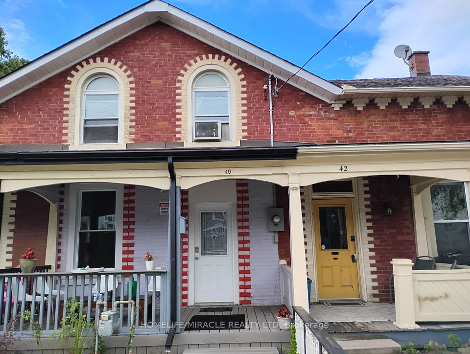 Att/Row/Townhouse at 40 Parkhill Road, Cambridge, ON N1R 1P4, Cambridge