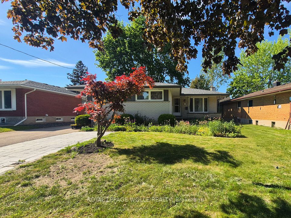 11 Duncairn Avenue, Kitchener, ON N2M 4S5