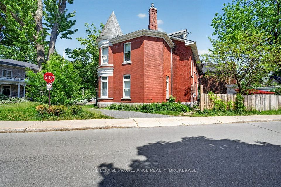 162 Earl Street, Kingston, ON K7L 2H2 at 162 Earl Street, Kingston, ON K7L 2H2, Kingston, ON, K7L 2H2