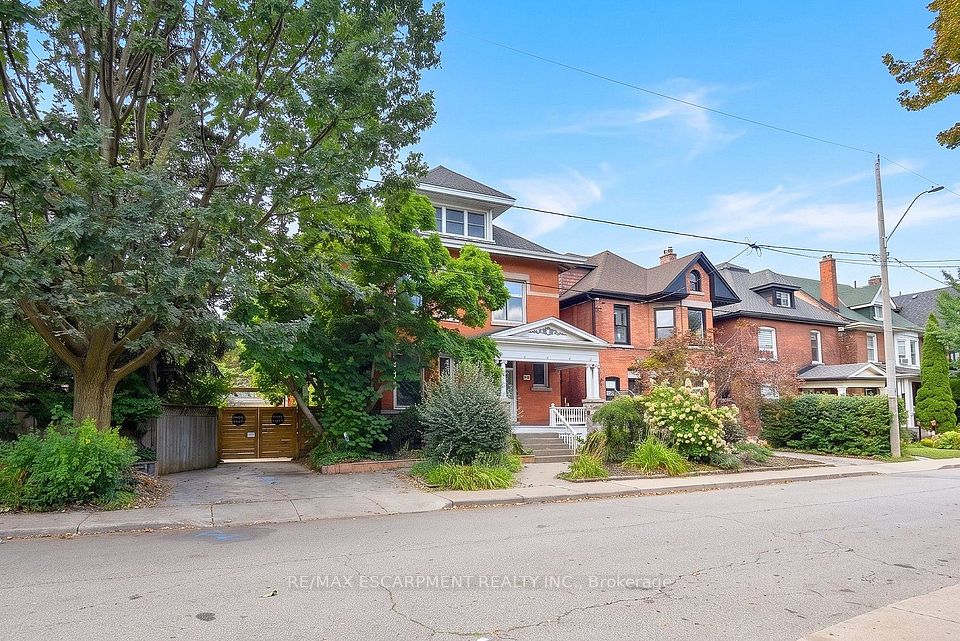 34 HOLTON Avenue S, Hamilton, ON L8M 2L2 at 34 HOLTON Avenue S, Hamilton, ON L8M 2L2, Hamilton, ON, L8M 2L2