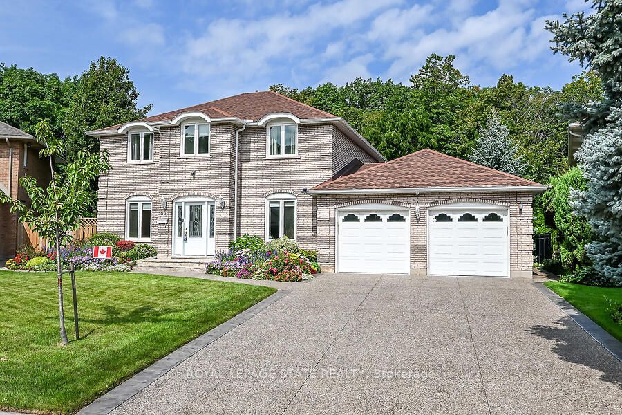 Detached at 109 Maple Drive, Hamilton, ON L8G 4T2, Hamilton