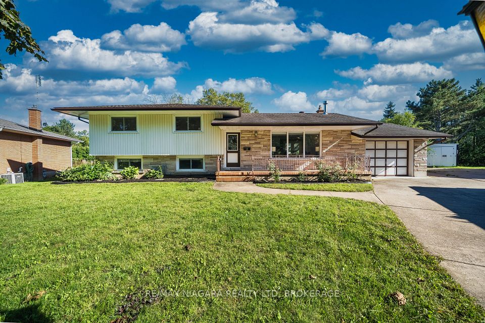 8 Fernwood Terrace, St. Catharines, ON L2T 3W5 at 8 Fernwood Terrace, St. Catharines, ON L2T 3W5, St. Catharines, ON, L2T 3W5