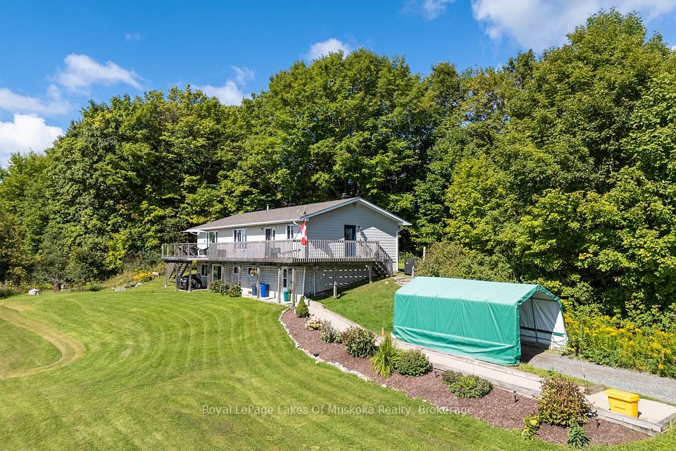 382 60 Highway, Huntsville, ON P1H 1B6 at 382 60 Highway, Huntsville, ON P1H 1B6, Huntsville, ON, P1H 1B6