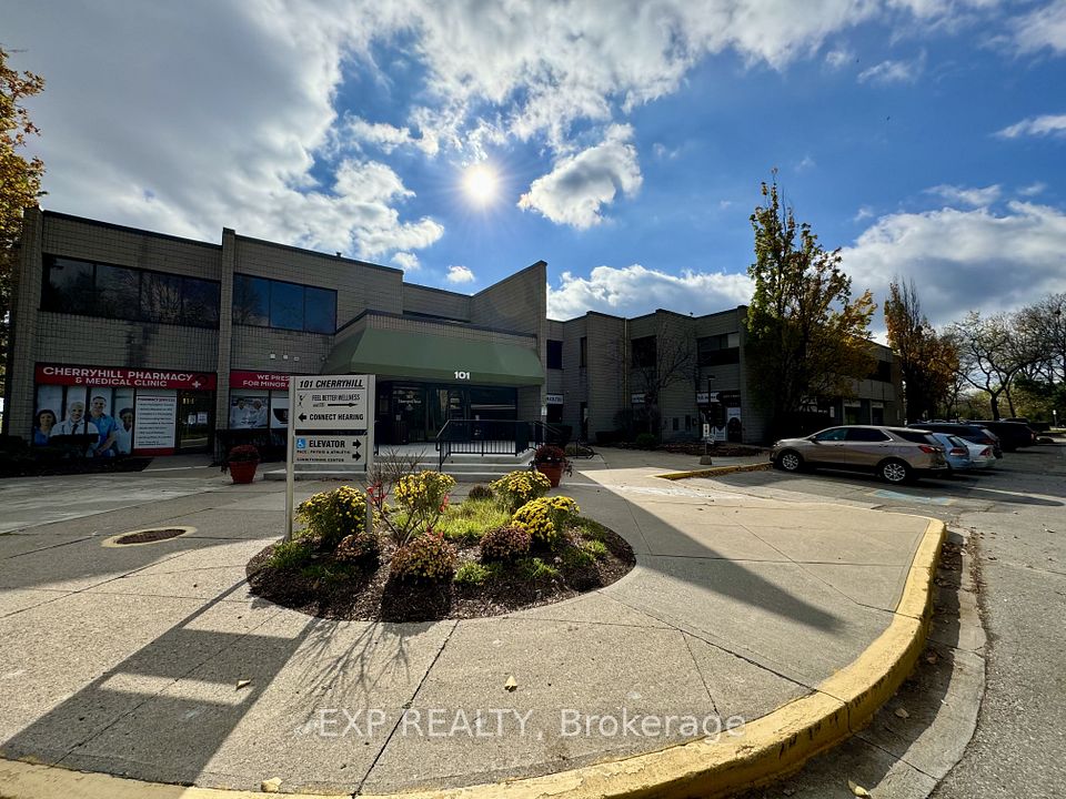 101 Cherryhill Boulevard 201, London North, ON N6H 4S4