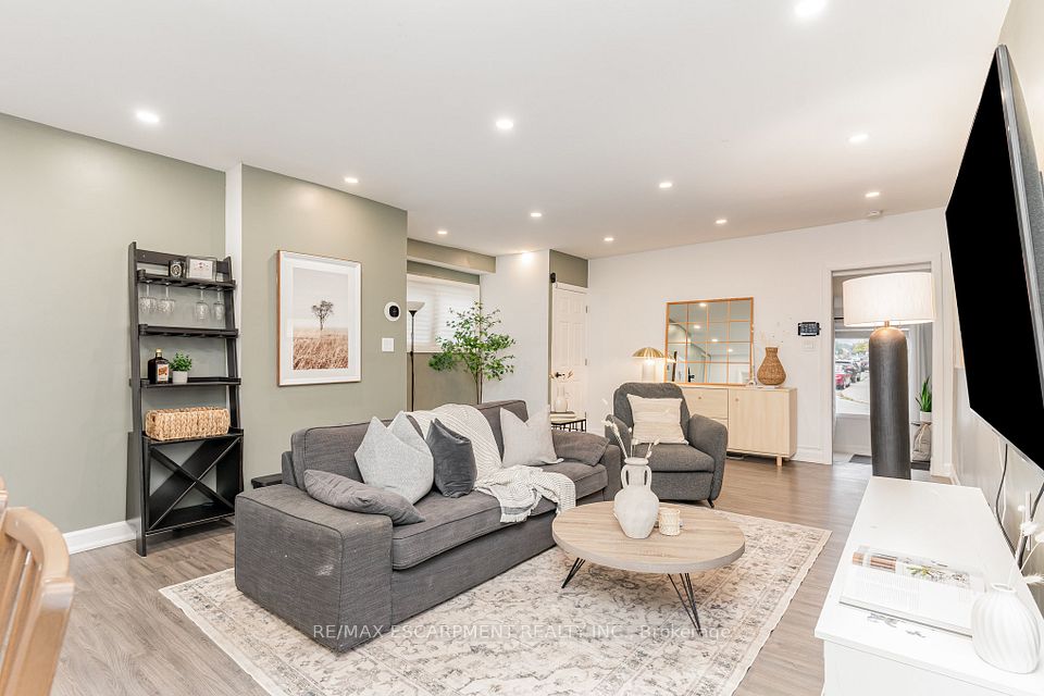 4 Robins Avenue, Hamilton, ON L8H 4M6 at 4 Robins Avenue, Hamilton, ON L8H 4M6, Hamilton, ON, L8H 4M6