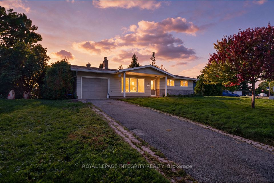 4 Marsden Place, Crystal Bay - Rocky Point - Bayshore, ON K2H 5L5 at 4 Marsden Place, Crystal Bay - Rocky Point - Bayshore, ON K2H 5L5, Crystal Bay - Rocky Point - Bayshore, ON, K2H 5L5