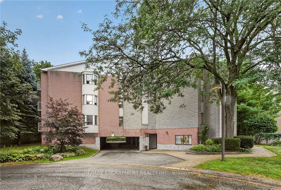 5 Niagara Street 301, Grimsby, ON L3M 5A3 at 5 Niagara Street 301, Grimsby, ON L3M 5A3, Grimsby, ON, L3M 5A3