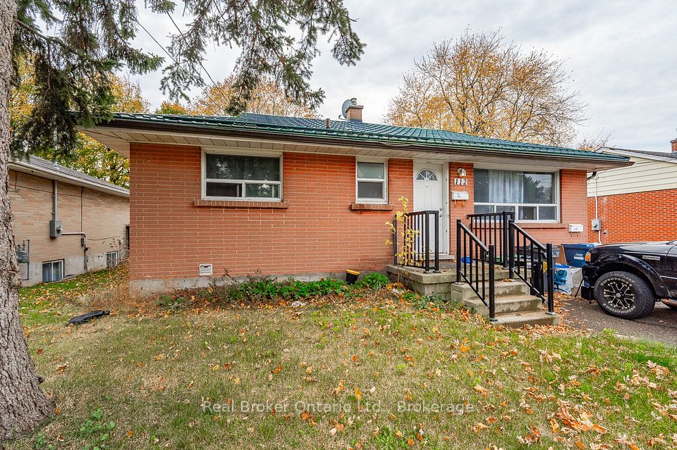 Detached at 112 Victoria Road N, Guelph, ON N1E 5H3, Guelph