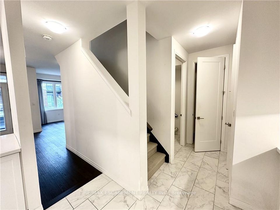 Att/Row/Townhouse at 16 Ritchie Lane, Hamilton, ON L9G 3K9, Hamilton