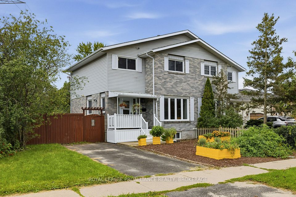 690 Davis Drive, Kingston, ON K7M 7X3 at 690 Davis Drive, Kingston, ON K7M 7X3, Kingston, ON, K7M 7X3