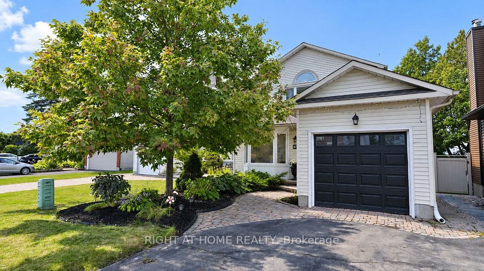 672 Farmbrook Crescent, Orleans - Cumberland and Area, ON K4A 2L1 at 672 Farmbrook Crescent, Orleans - Cumberland and Area, ON K4A 2L1, Orleans - Cumberland and Area, ON, K4A 2L1
