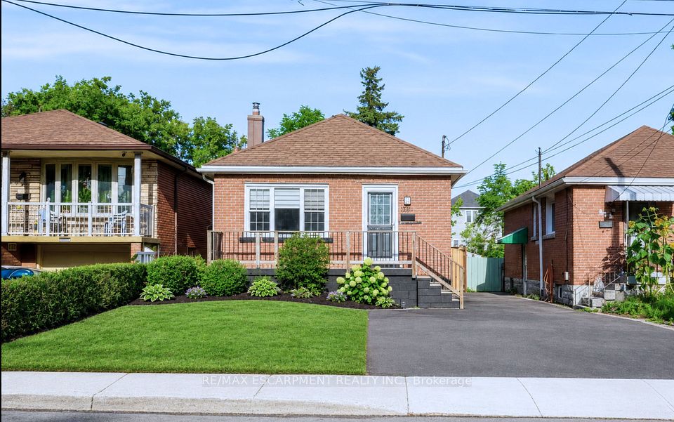 256 East 25th Street, Hamilton, ON L8V 3A7 at 256 East 25th Street, Hamilton, ON L8V 3A7, Hamilton, ON, L8V 3A7